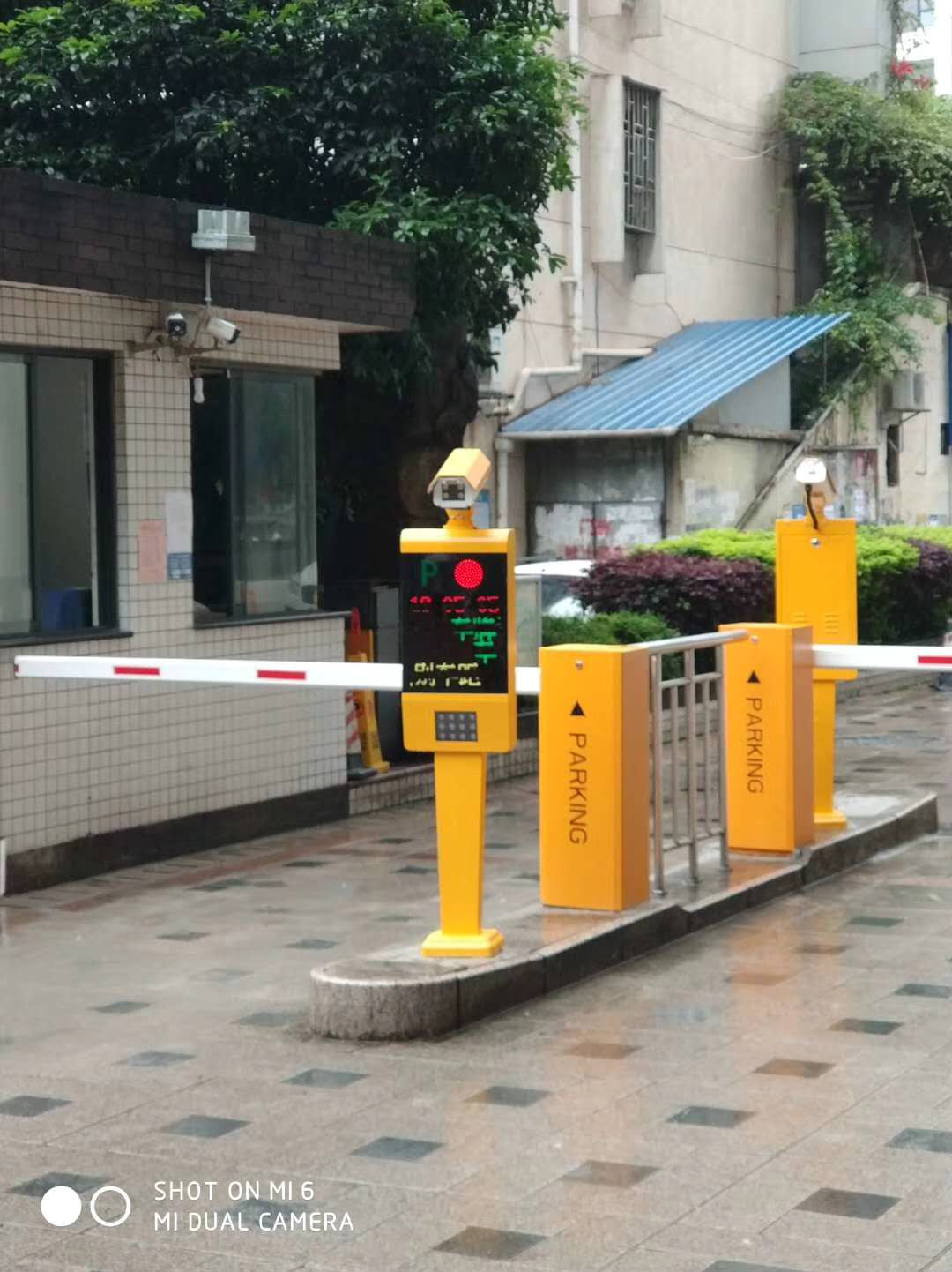 疊彩攝像頭安裝價(jià)格多少